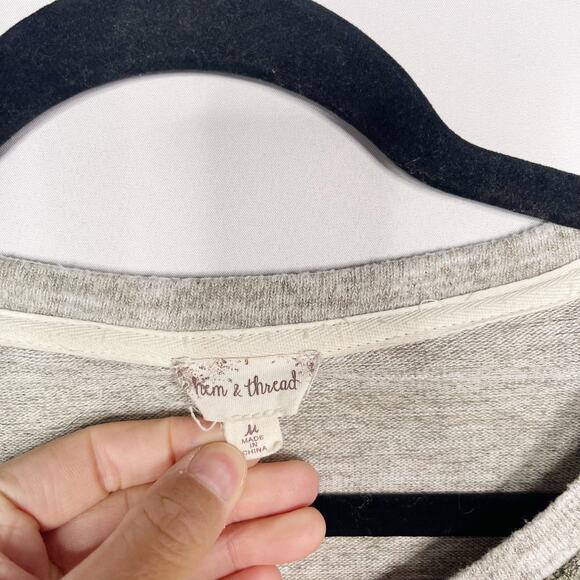 Hem & Thread Medium M Gray Heather Chevron Shoulder Patch Crew Neck Pullover - Picture 5 of 8